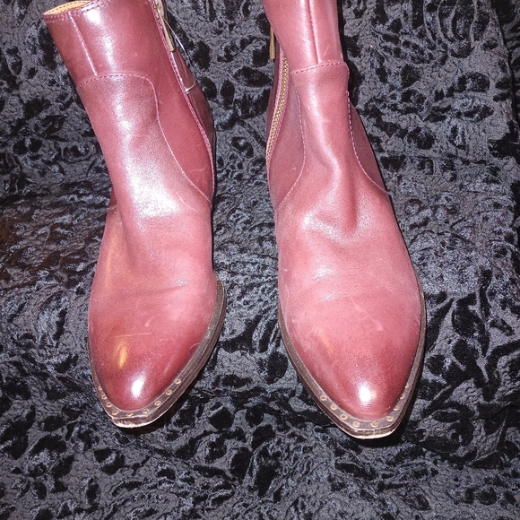 Ladies short boot - Picture 7 of 8